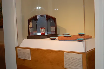 The seder plate and cups at the 2008 exhibition